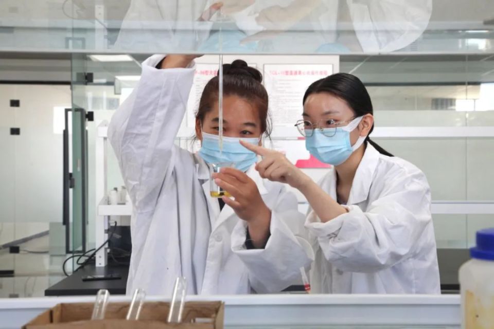 牢記囑托 奮楫前行 破繭成蝶開(kāi)新局，產(chǎn)業(yè)騰飛正當(dāng)時(shí)——五家渠經(jīng)濟(jì)技術(shù)開(kāi)發(fā)區(qū)生物技術(shù)開(kāi)發(fā)邁向高質(zhì)量發(fā)展新征程